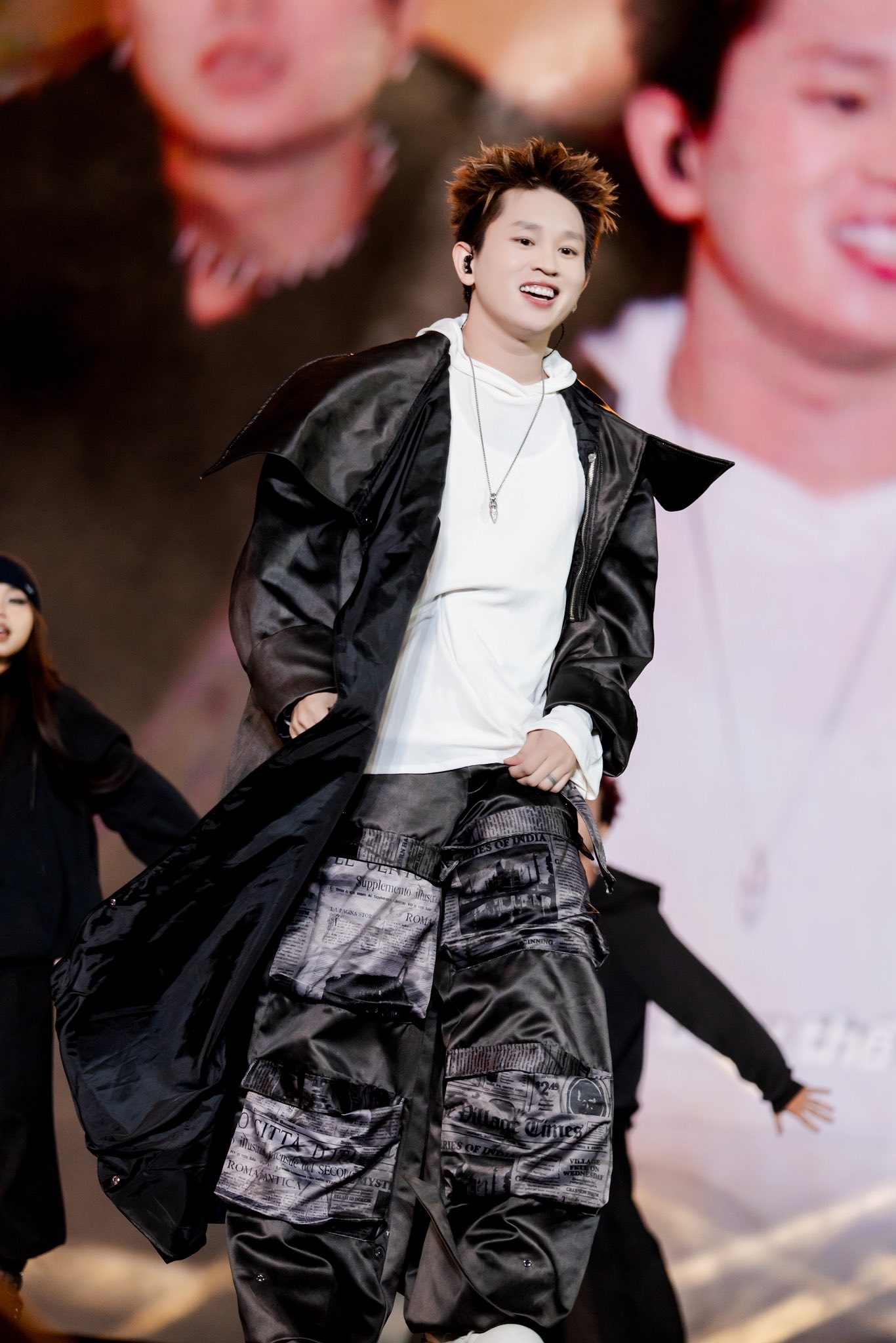 B Ray ảnh 2 B Ray anh 2