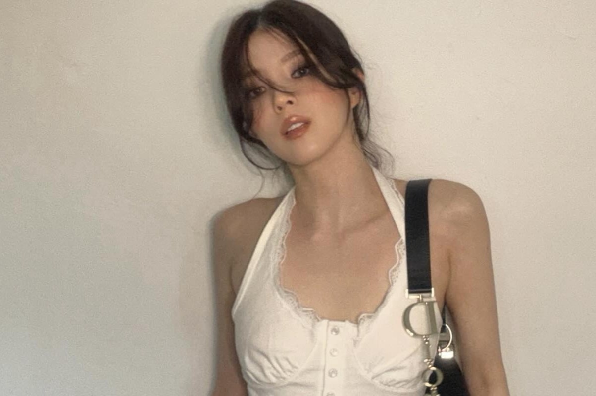 Han So Hee khoe hinh xam lon hinh anh