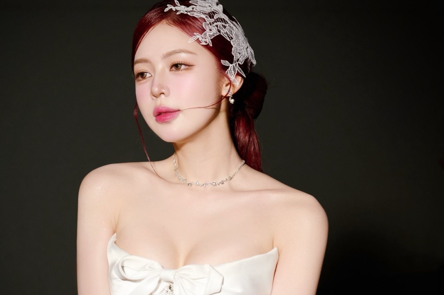 Liz Kim Cuong len tieng hinh anh