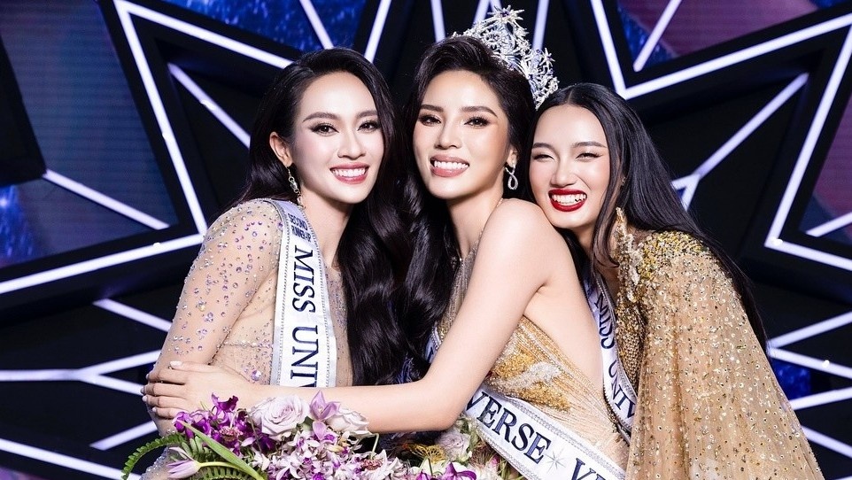 Chu tich Miss Universe Vietnam tu bo ban quyen hinh anh