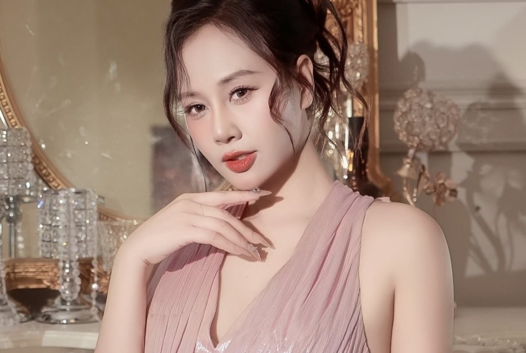 Ha Thuy Anh sau khi ly hon hinh anh