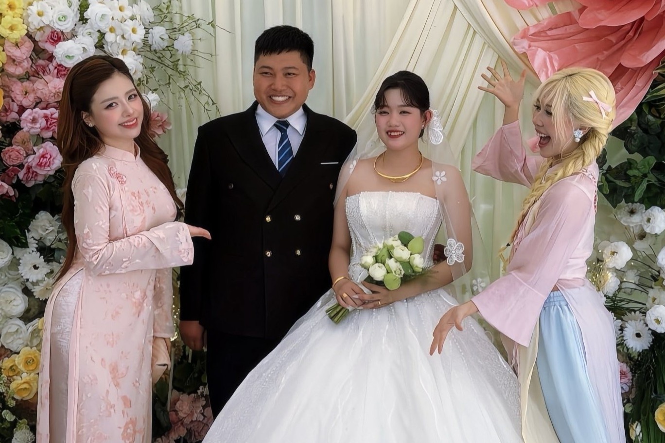 Dan sao 'Sao nhap ngu' chuc phuc Mui truong Long hinh anh