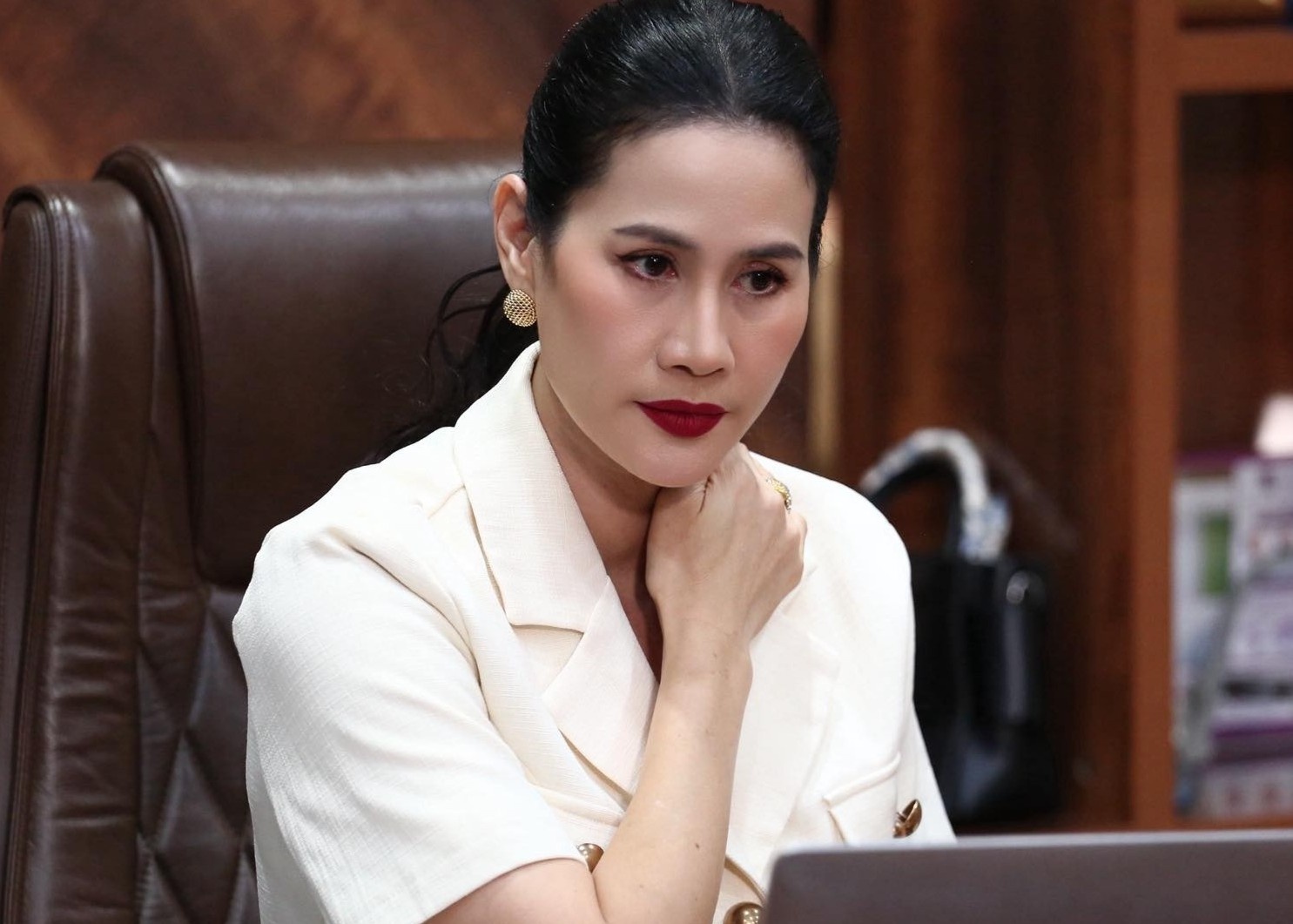 Than Thuy Ha truoc khi len tieng ve tin 'so huu tai san 700 ty dong' hinh anh