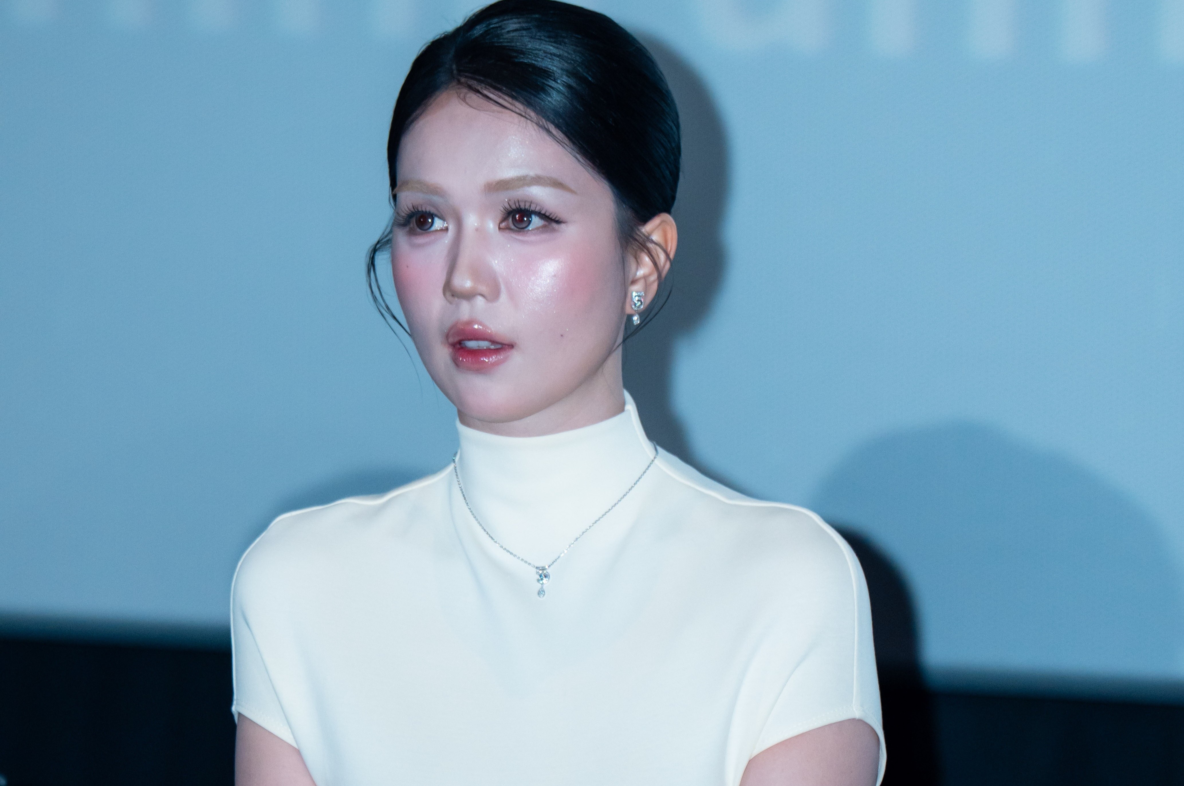 Ngoc Trinh len tieng khi bi che hinh anh