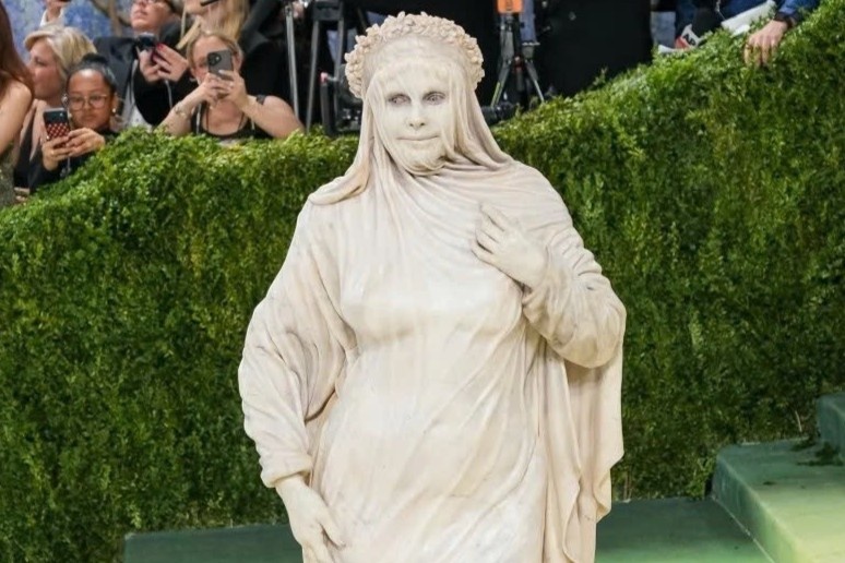 Hinh anh gay soc o Met Gala 2026 hinh anh