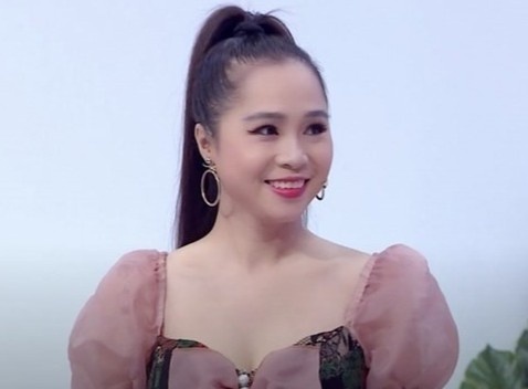 So Van hoa noi ve vu dien vien Bich Tram livestream phan cam hinh anh