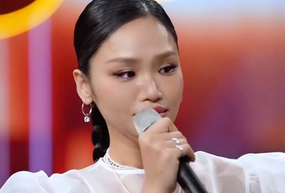 Show co Miu Le bi go hinh anh