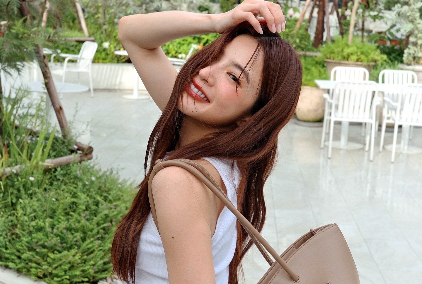 Hang chuc ngoi sao bi 'va lay' vu thieu gia tap doan Singha keu cuu hinh anh