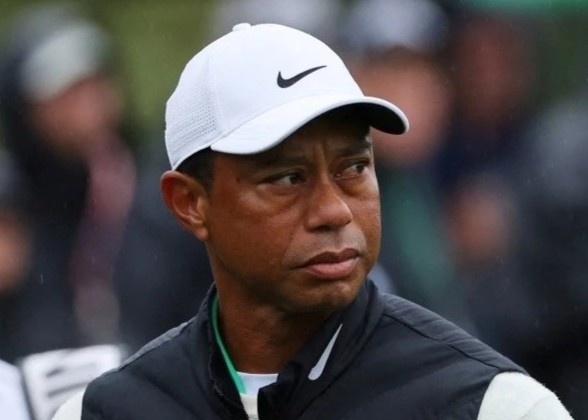 Tiger Woods dieu tri phuc hoi chuc nang hinh anh