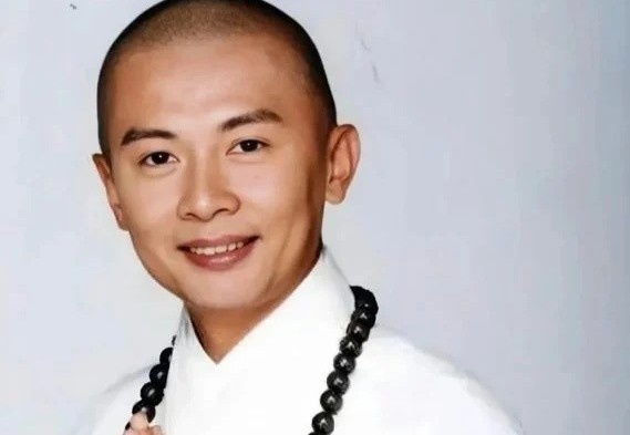 Ly do dien vien Ha Buu Sinh di tu hinh anh