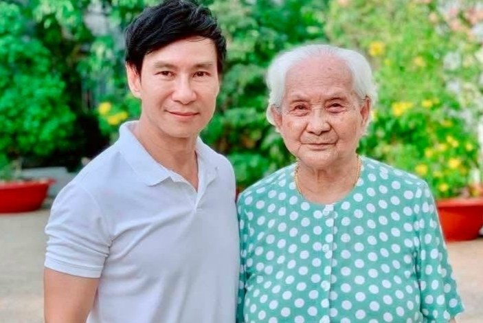 Me dao dien Ly Hai qua doi, huong tho 100 tuoi hinh anh