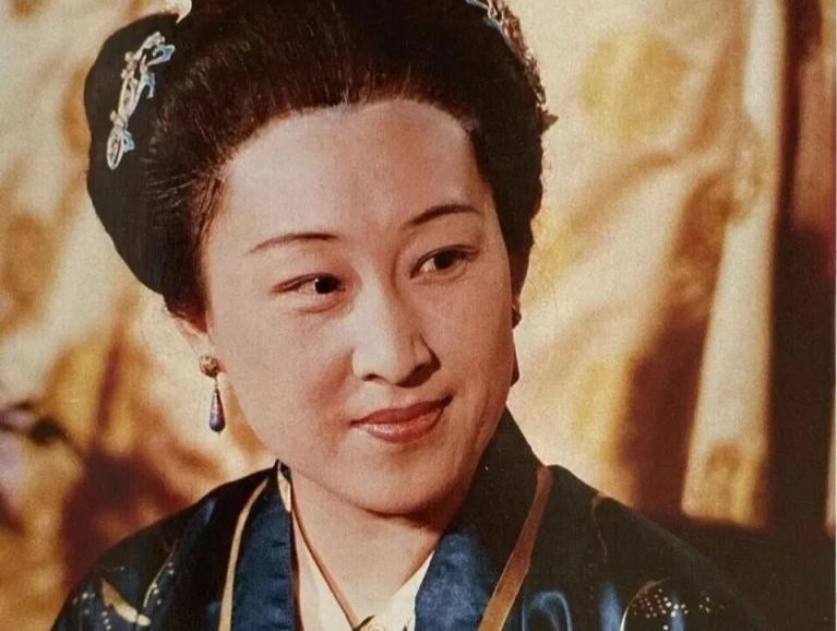 Dien vien Ly Phuong Anh qua doi hinh anh