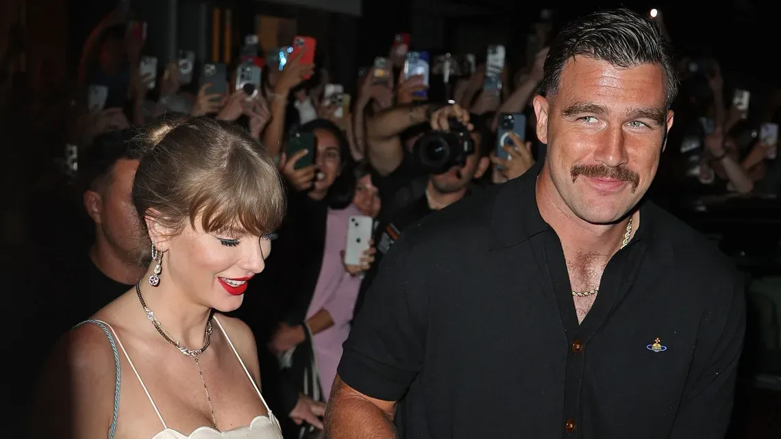 Thuc don tiec cuoi cua Taylor Swift co tom hum, khoai tay chien? hinh anh