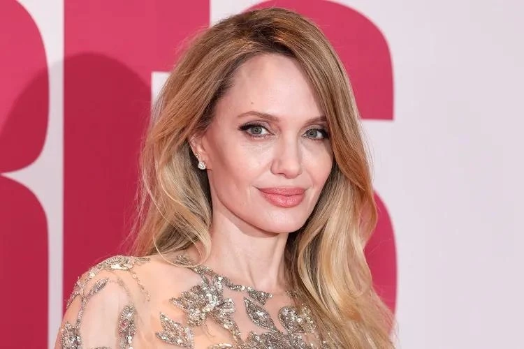 'Chương mới' của Angelina Jolie
