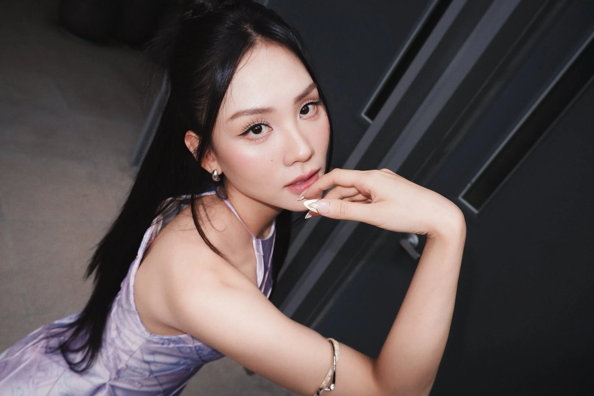 Đúng, sai từ cuộc 'đấu tố' giữa Mai Phương và công ty quản lý