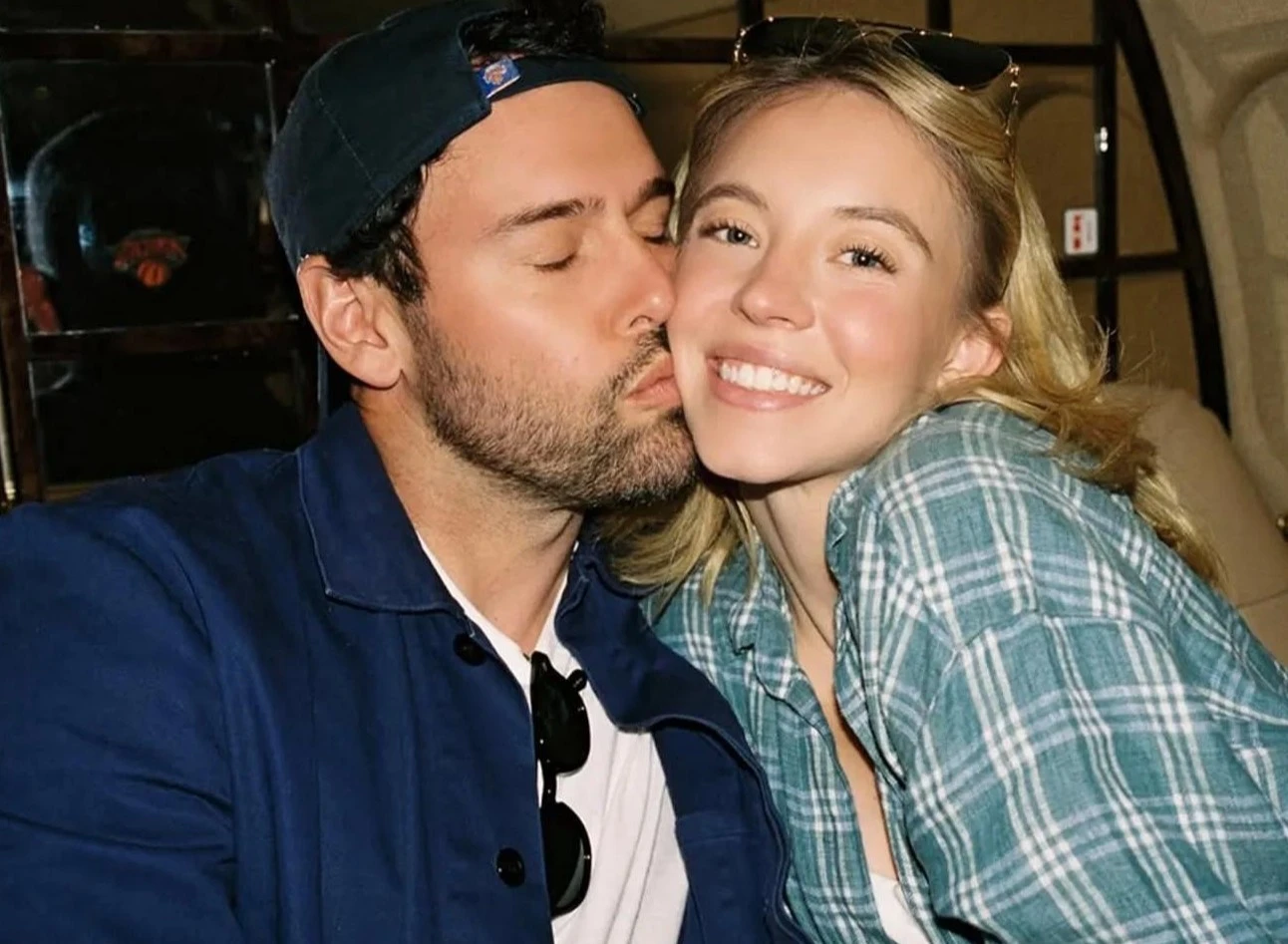 Ảnh tình tứ của Sydney Sweeney và bạn trai hơn 17 tuổi