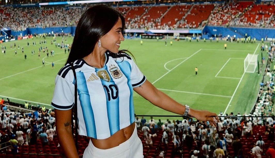 Vợ Messi lên tiếng