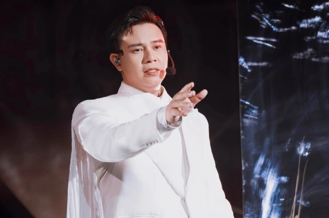 Điều không ngờ ở show có 33 nghệ sĩ Việt