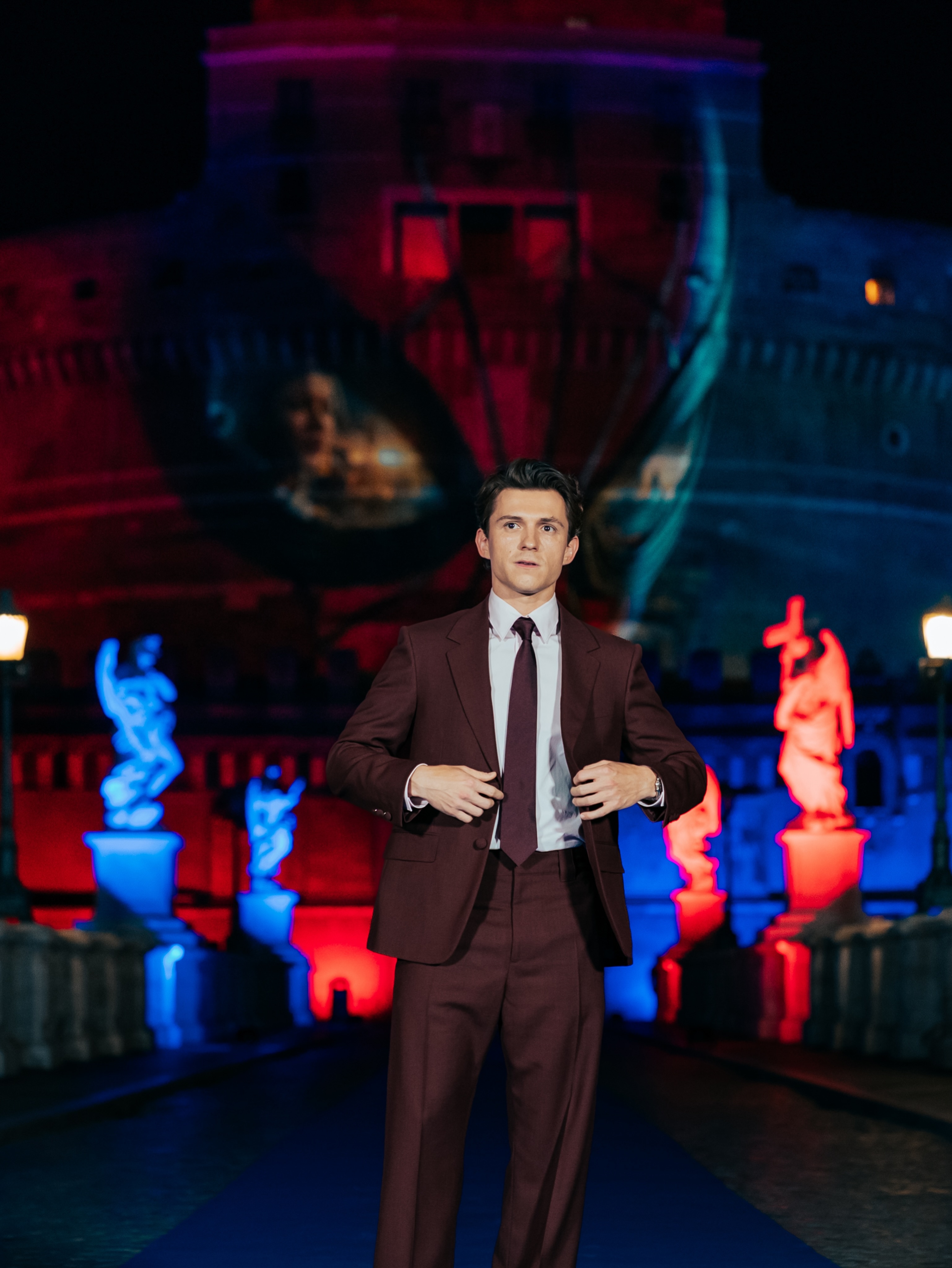 Tom Holland ảnh 7