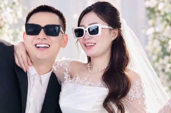 Hoài Lâm khoe ảnh cưới