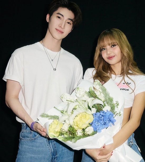 Lisa ảnh 2