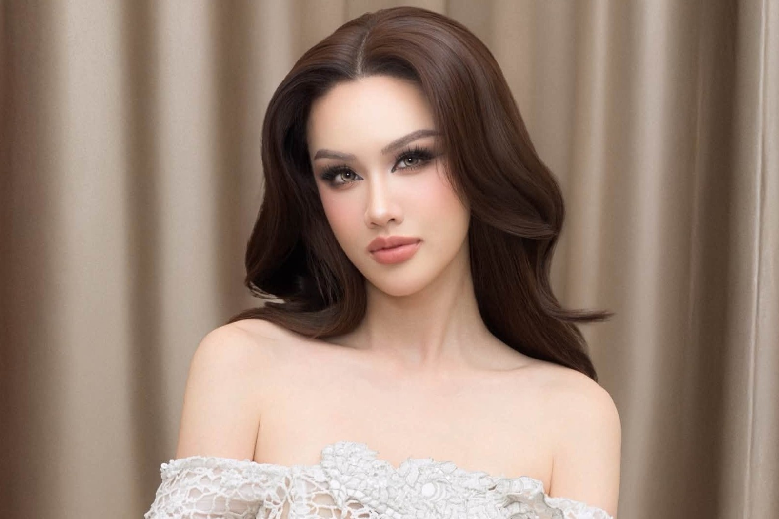 Á hậu Trịnh Mỹ Anh xin lỗi sau ồn ào ở nhóm chat chê bai đồng nghiệp