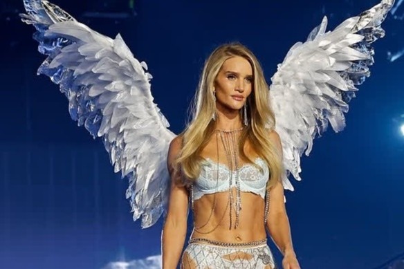'Thiên thần Victoria's Secret' tái xuất sau 16 năm