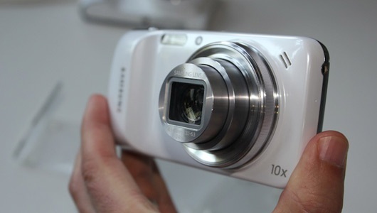 Nhung smartphone co thiet ke tham hoa hinh anh