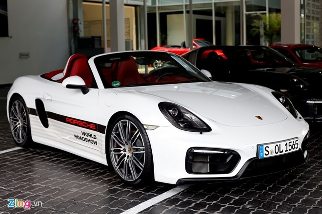 Tong Giam doc Porsche VN: 'Thue cao, sieu xe se tang gia' hinh anh