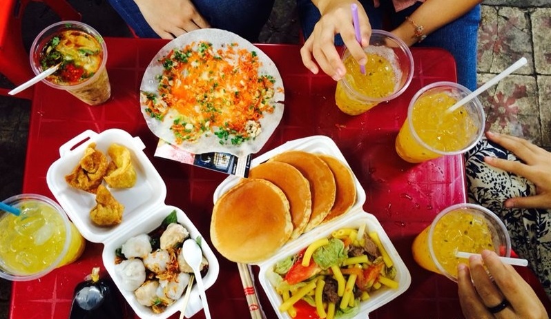 Hem an vat binh dan o trung tam Sai Gon hinh anh