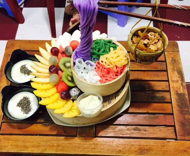 Lam mon my bay trai cay dang khuynh dao gioi tre Sai Gon hinh anh