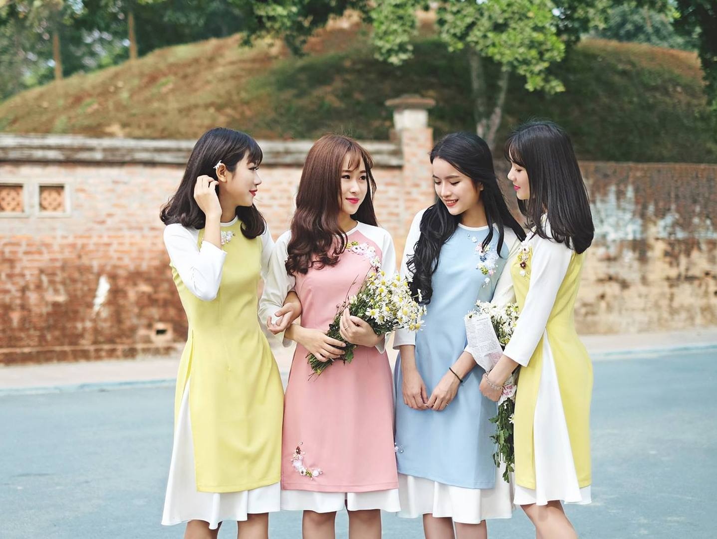 4 kieu ao dai cach tan hinh anh