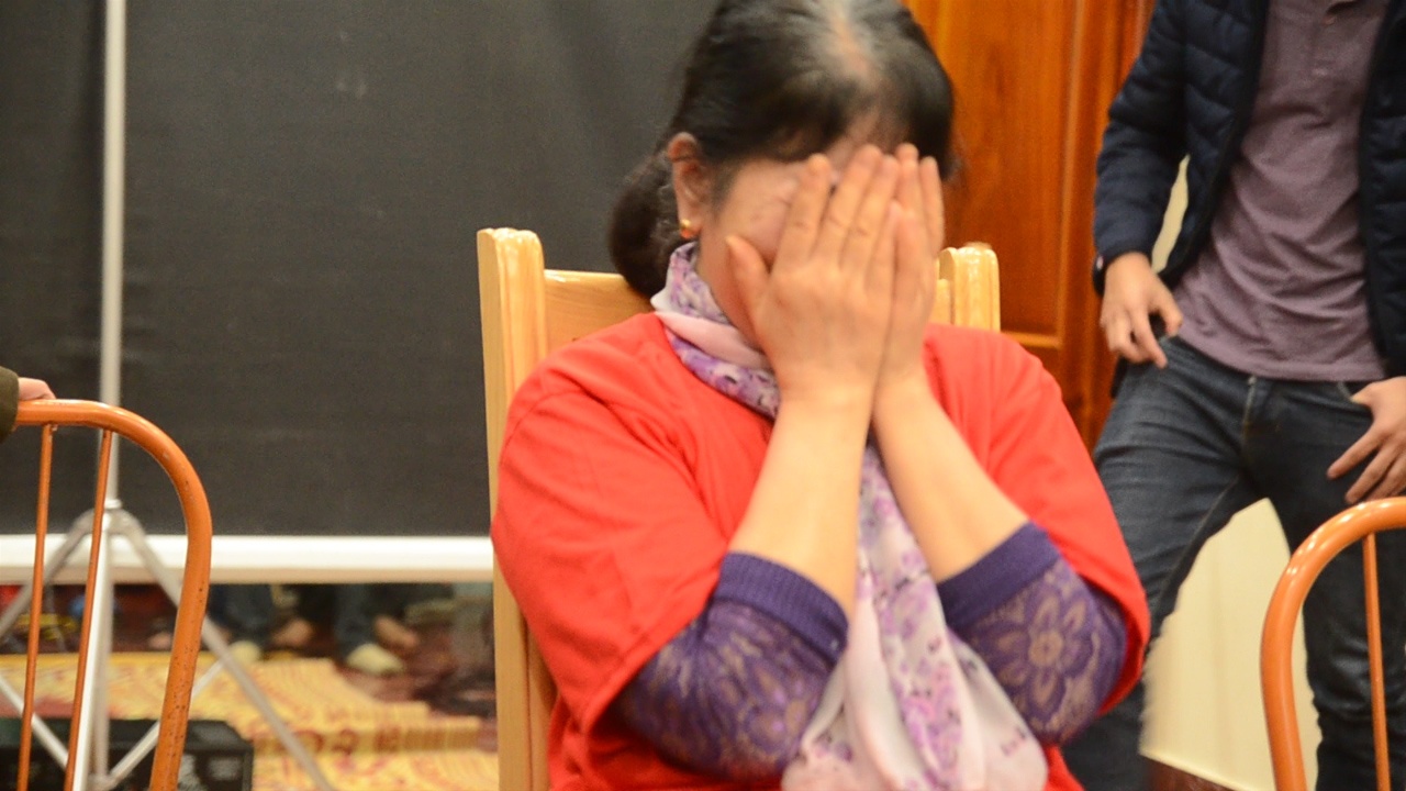 Nguoi nha cau thu tiec nuoi khi U23 Viet Nam nhan ban thua hinh anh