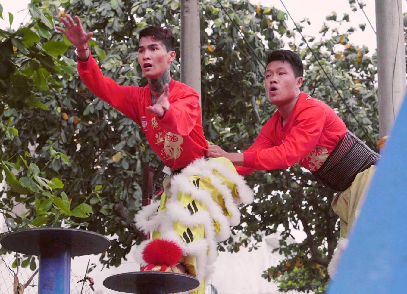 Chuyen 'may thang mua lan theo dam giang ho' o Sai Gon hinh anh