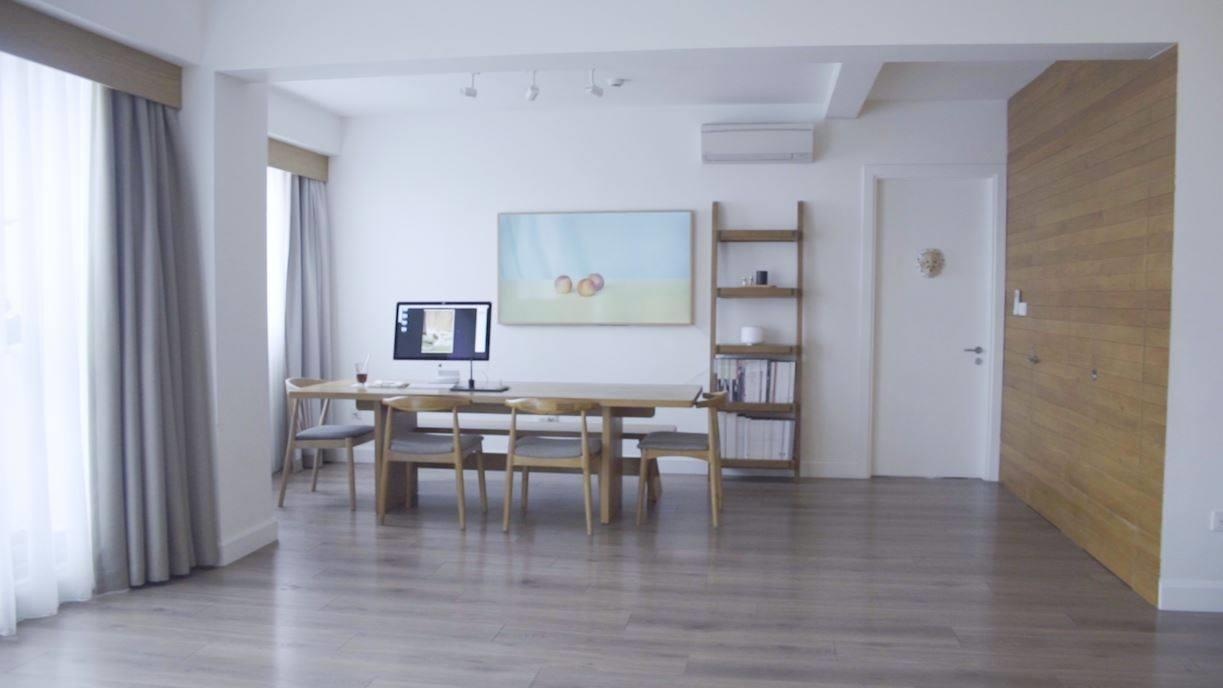 Can ho toi gian voi phong lam viec rong cua nhiep anh gia o Sai Gon hinh anh