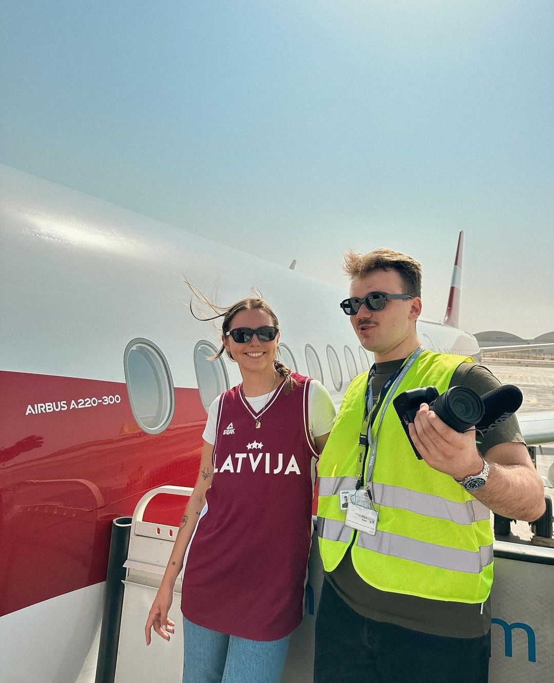 Arta Uma Upmale,  tiep vien hang khong anh 3