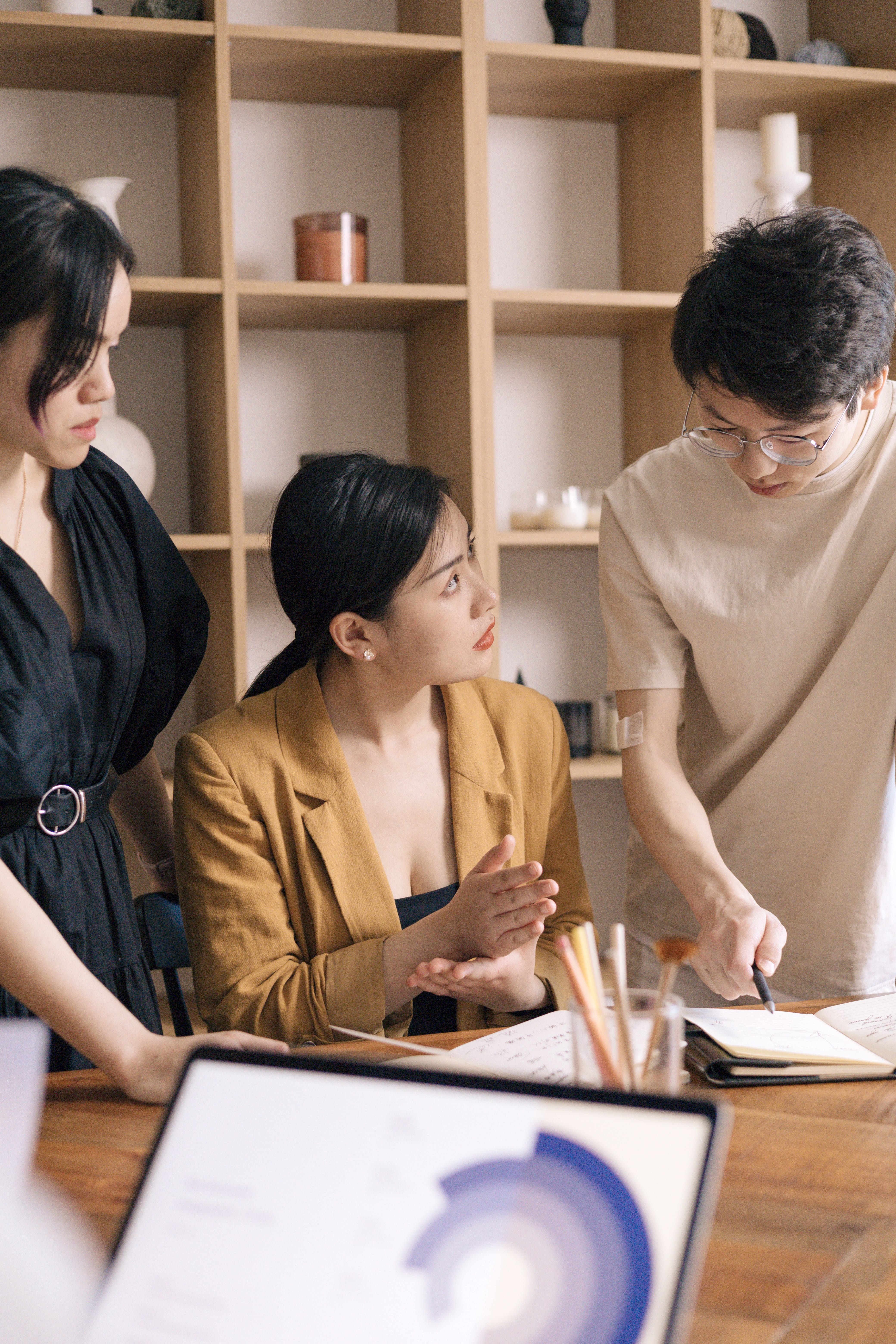 gen z,  the he tre,  Gen Z di lam anh 7