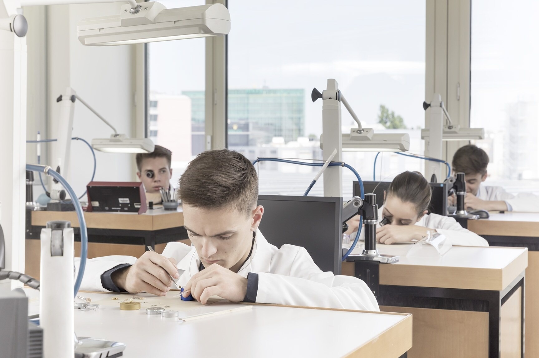 Khoa hoc Rolex,  dong ho rolex,  dong ho xa xi,  che tao dong ho anh 2