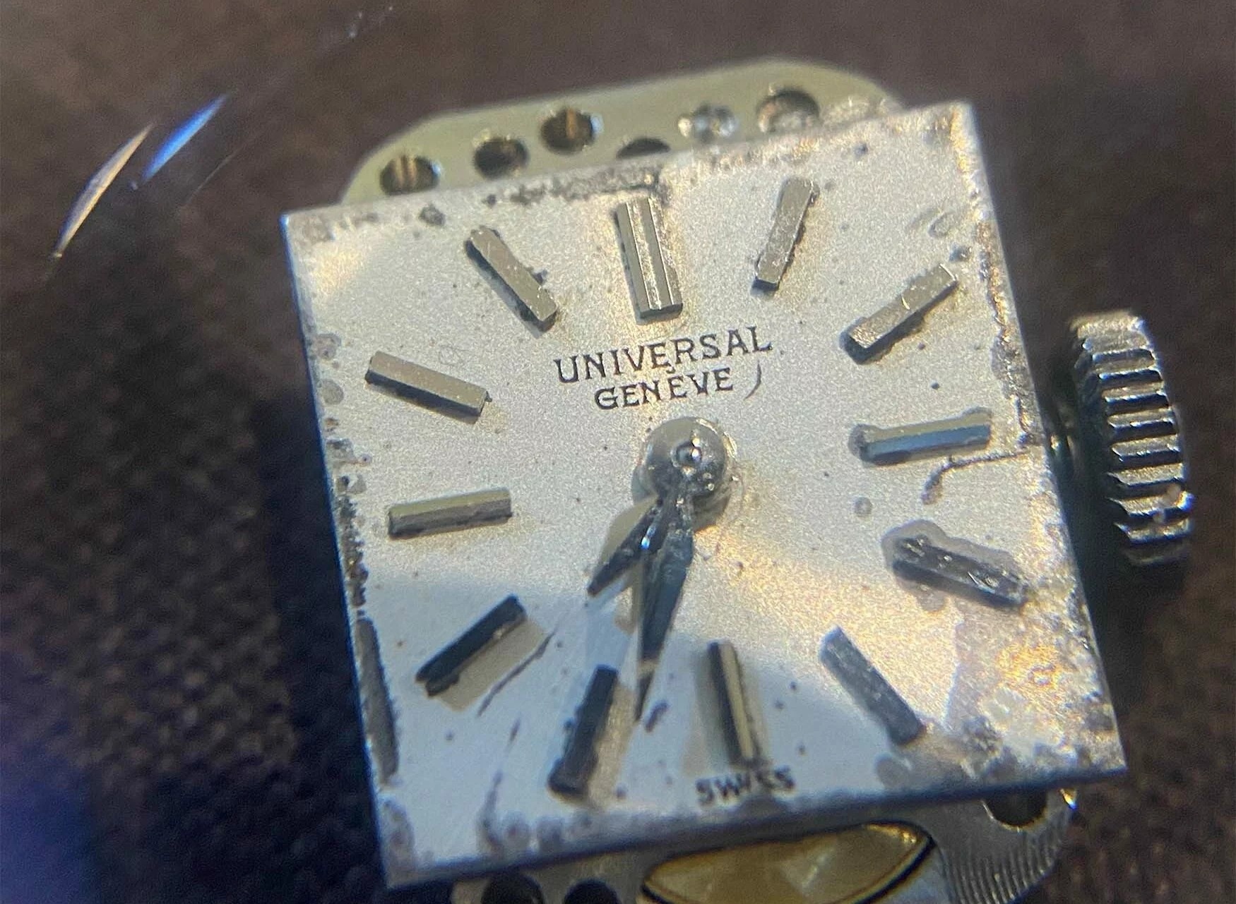 Dong ho Universal Geneve,  san dong ho,  dong ho Thuy Si,  dong ho second hand,  hamburger,  vang trang,  vang nguyen khoi anh 1