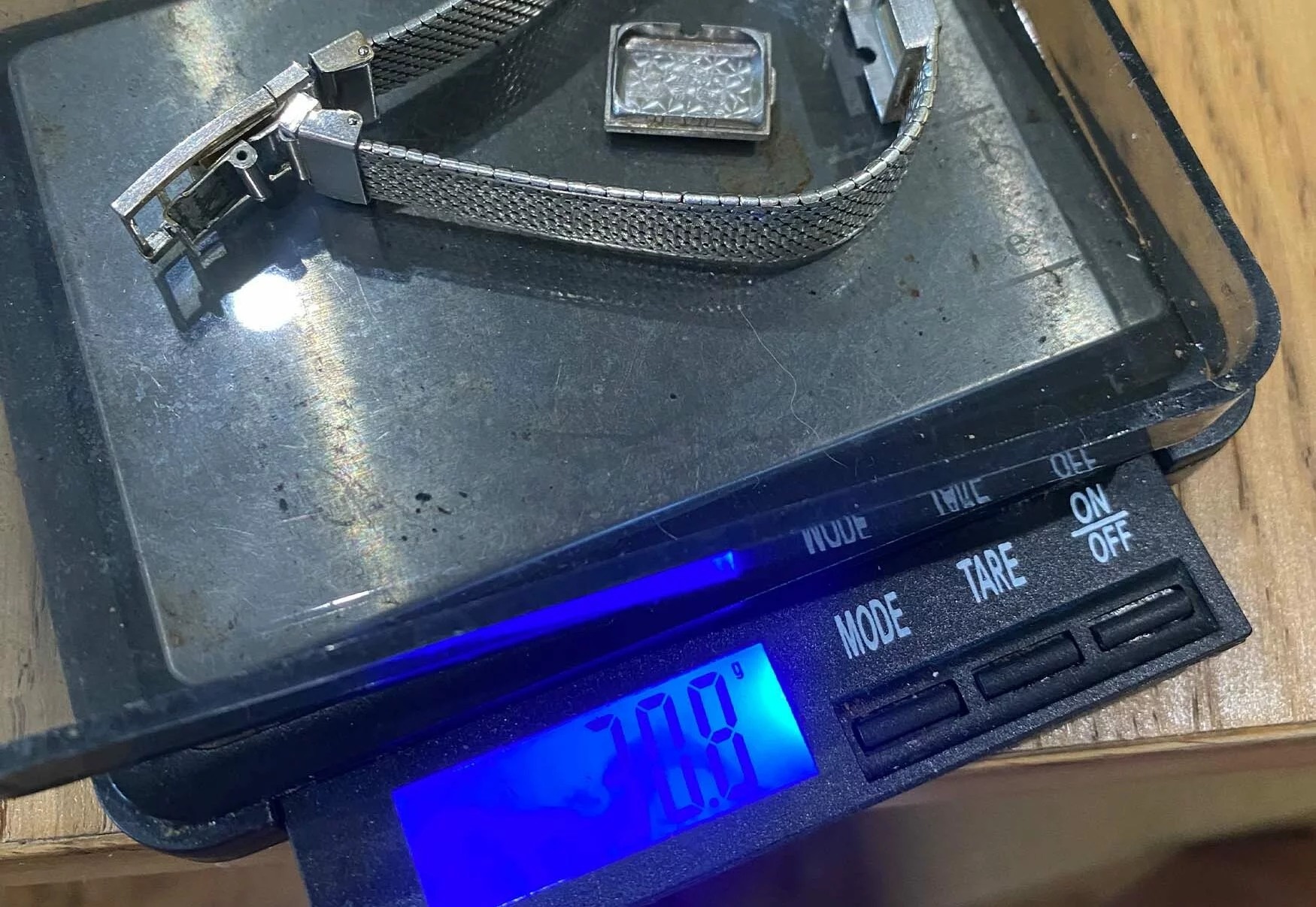 Dong ho Universal Geneve,  san dong ho,  dong ho Thuy Si,  dong ho second hand,  hamburger,  vang trang,  vang nguyen khoi anh 2