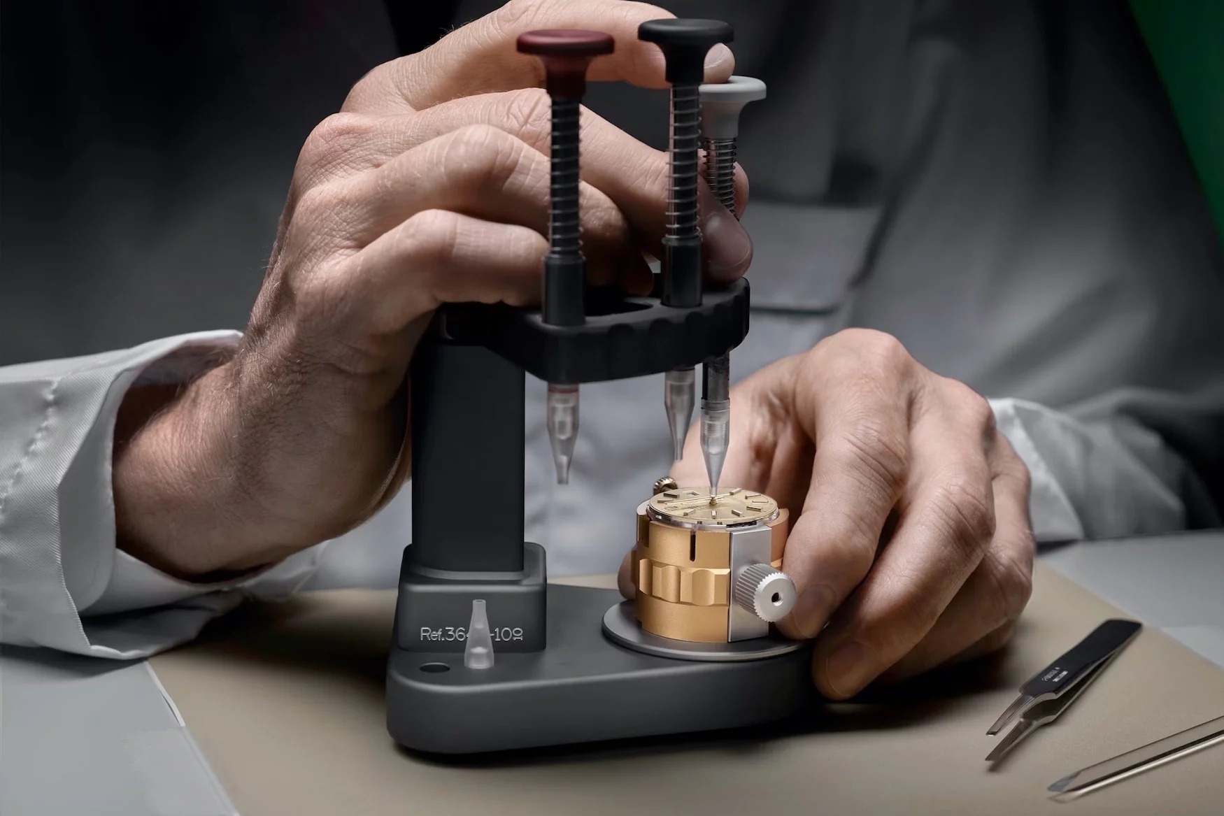 Lam sach dong ho,  spa dong ho,  bao duong dong ho,  cham soc dong ho,  dong ho xa xi,  dong ho co anh 4