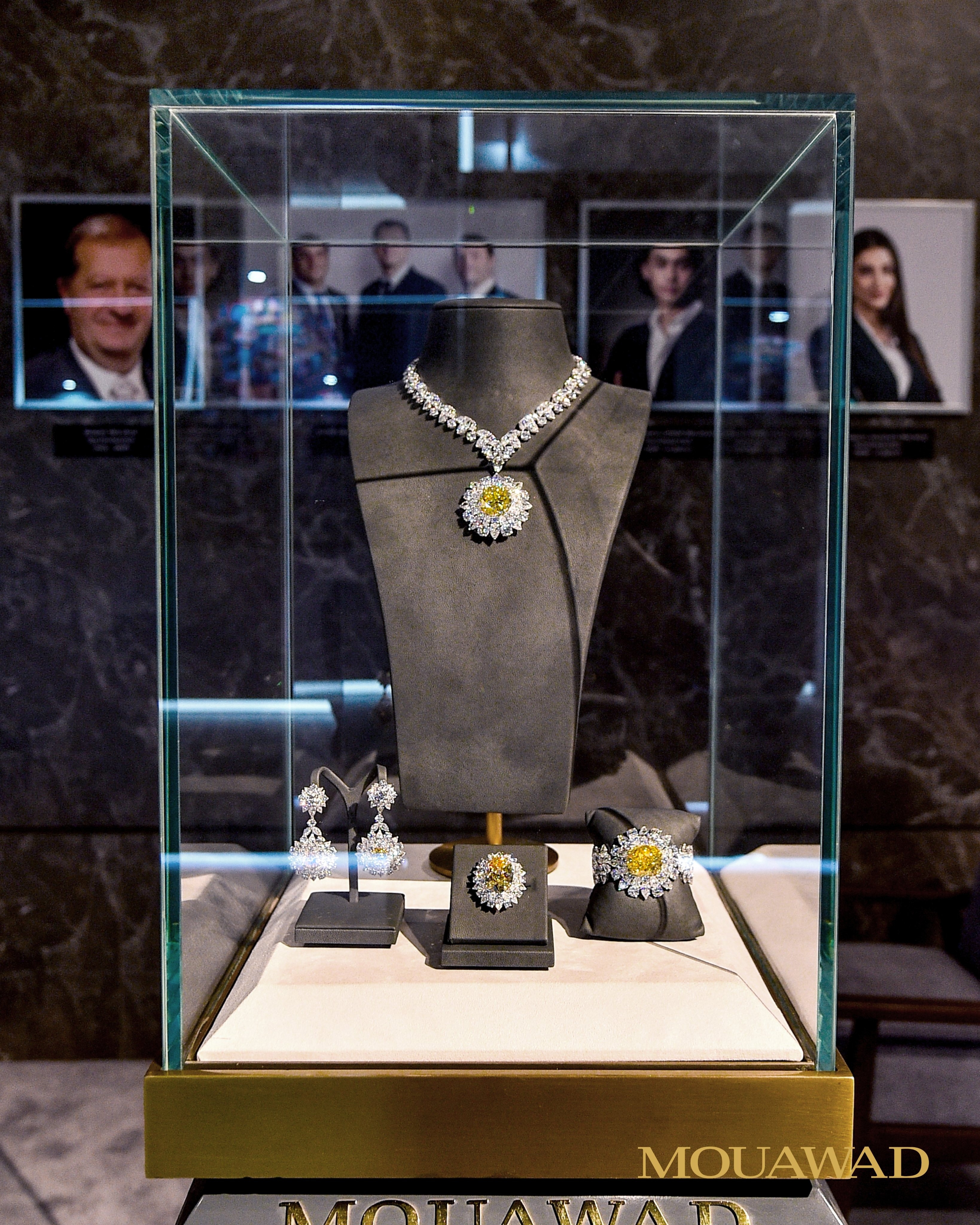 Trang sức cao cấp,  Van Cleef & Arpels,  Mouawad,  tiệc private  ảnh 3 Trang suc cao cap,  Van Cleef & Arpels,  Mouawad,  tiec private anh 3