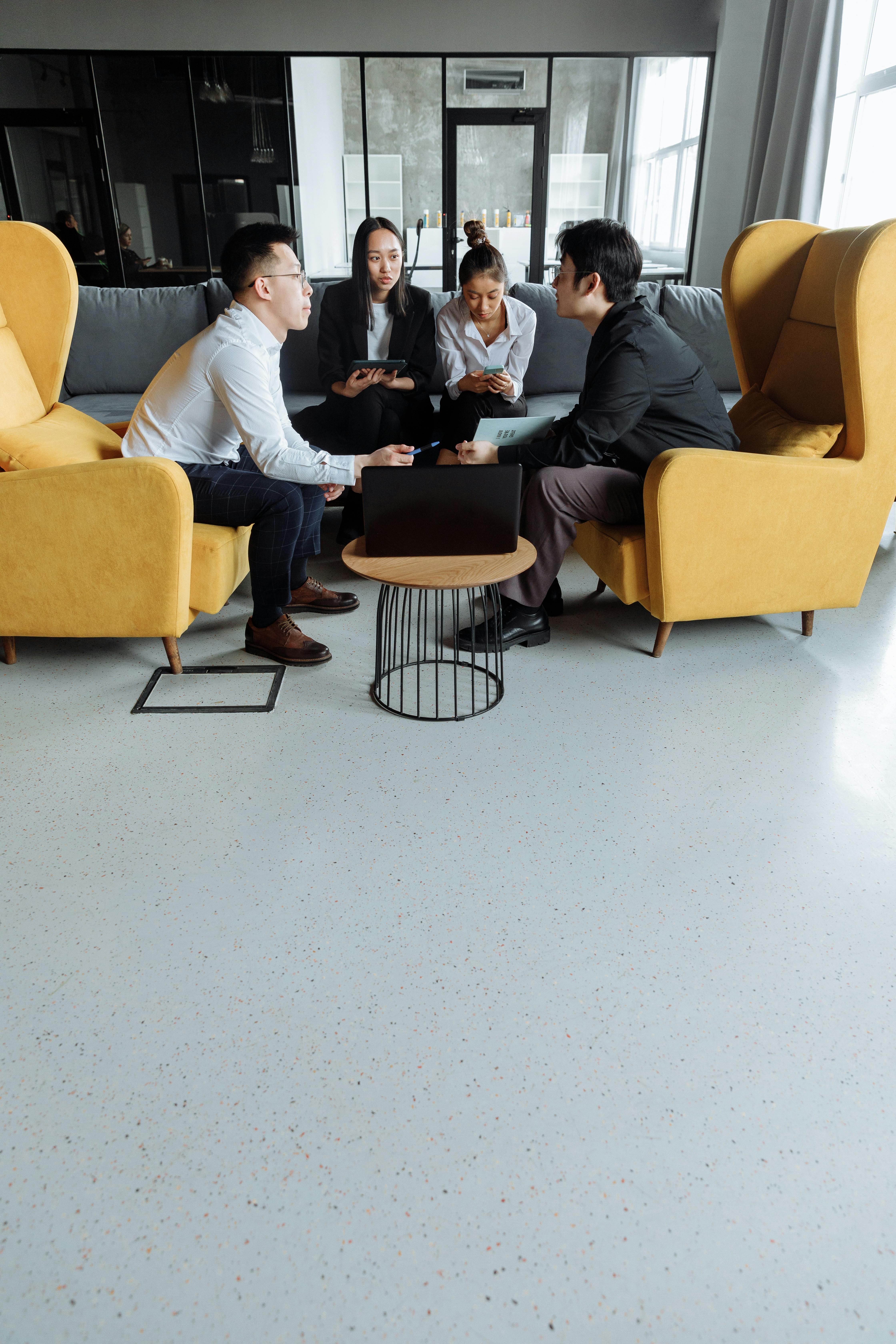 dong nghiep than thiet,  nang suat lam viec,  nhan vien van phong anh 6