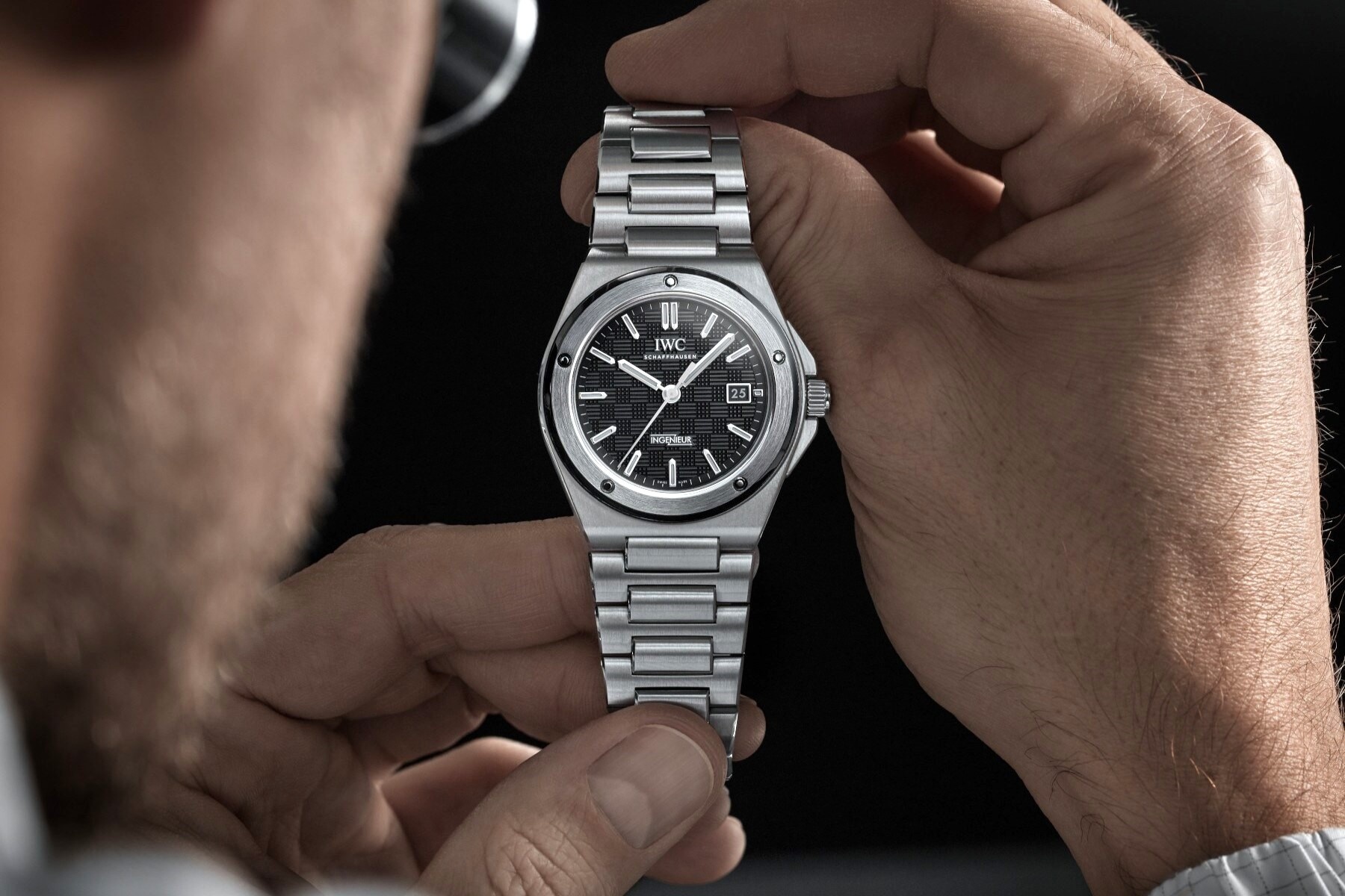 Nam cua dong ho the thao goi cam hinh anh