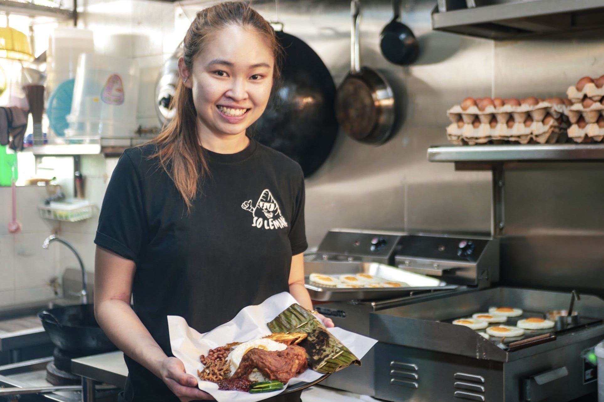 Gen Z bo viec o nha hang 3 sao Michelin de mo quan com binh dan hinh anh