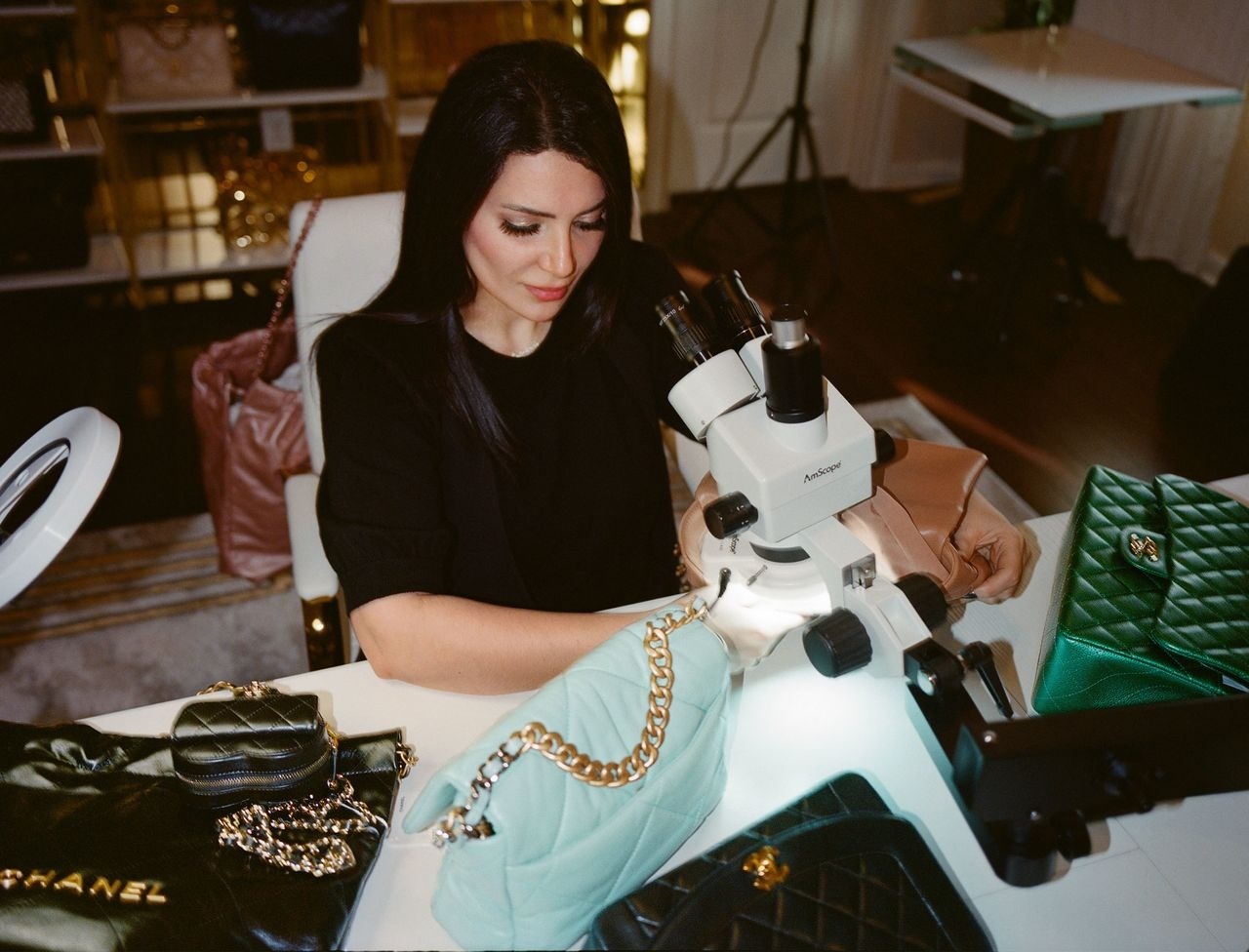 Tui xach Chanel,  tui xach hang hieu,  hang fake,  da qua su dung,  Zekrayat Husein anh 7