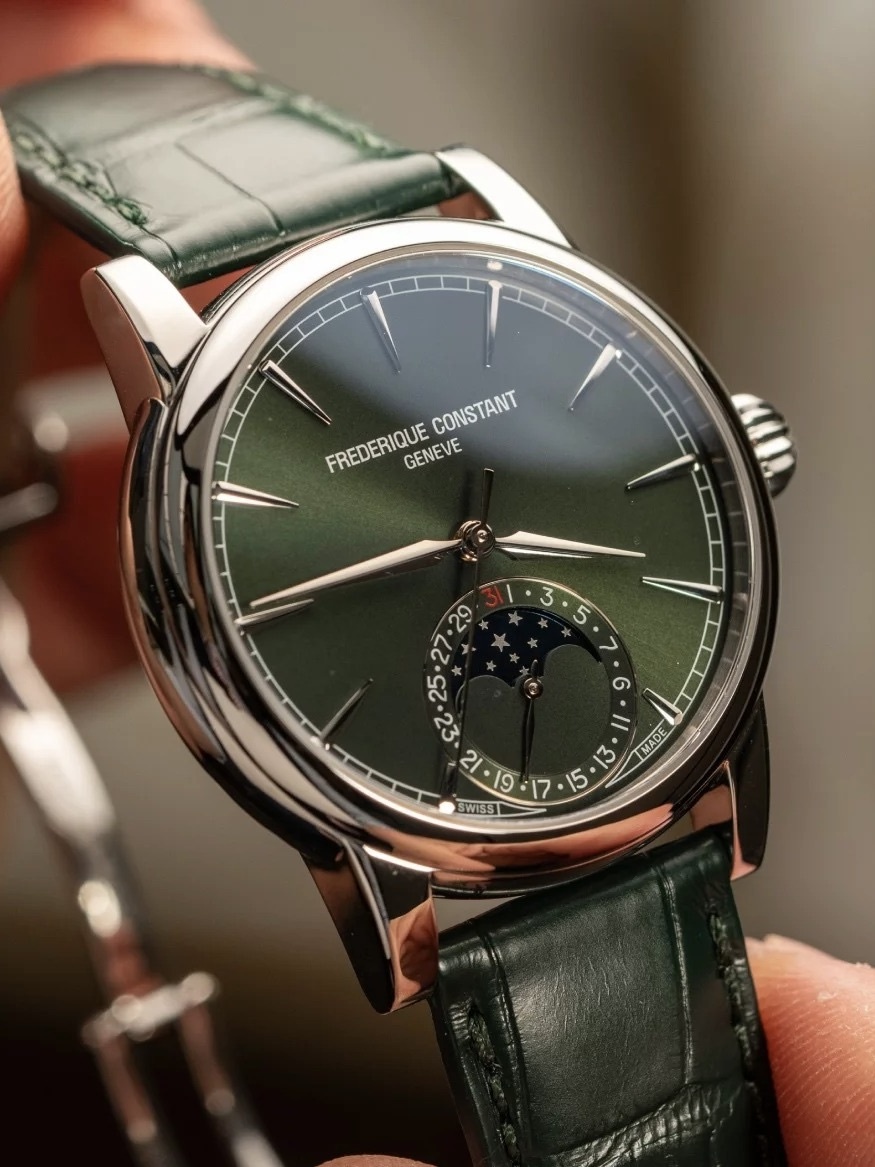 On Wrist,  H. Moser & Cie,  Znews,  dong ho Thuy Si,  dong ho xa xi,  dong ho the thao anh 15
