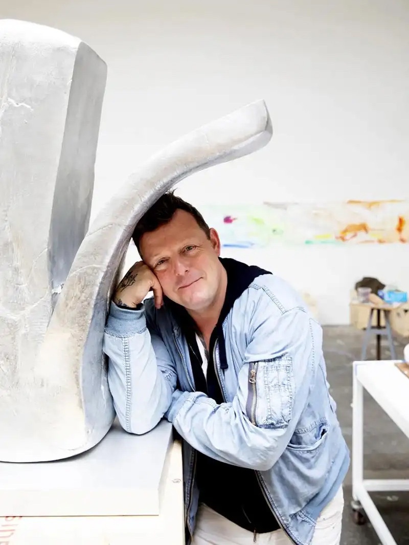 Urs Fischer,  nghe si duong dai,  dot tac pham anh 1