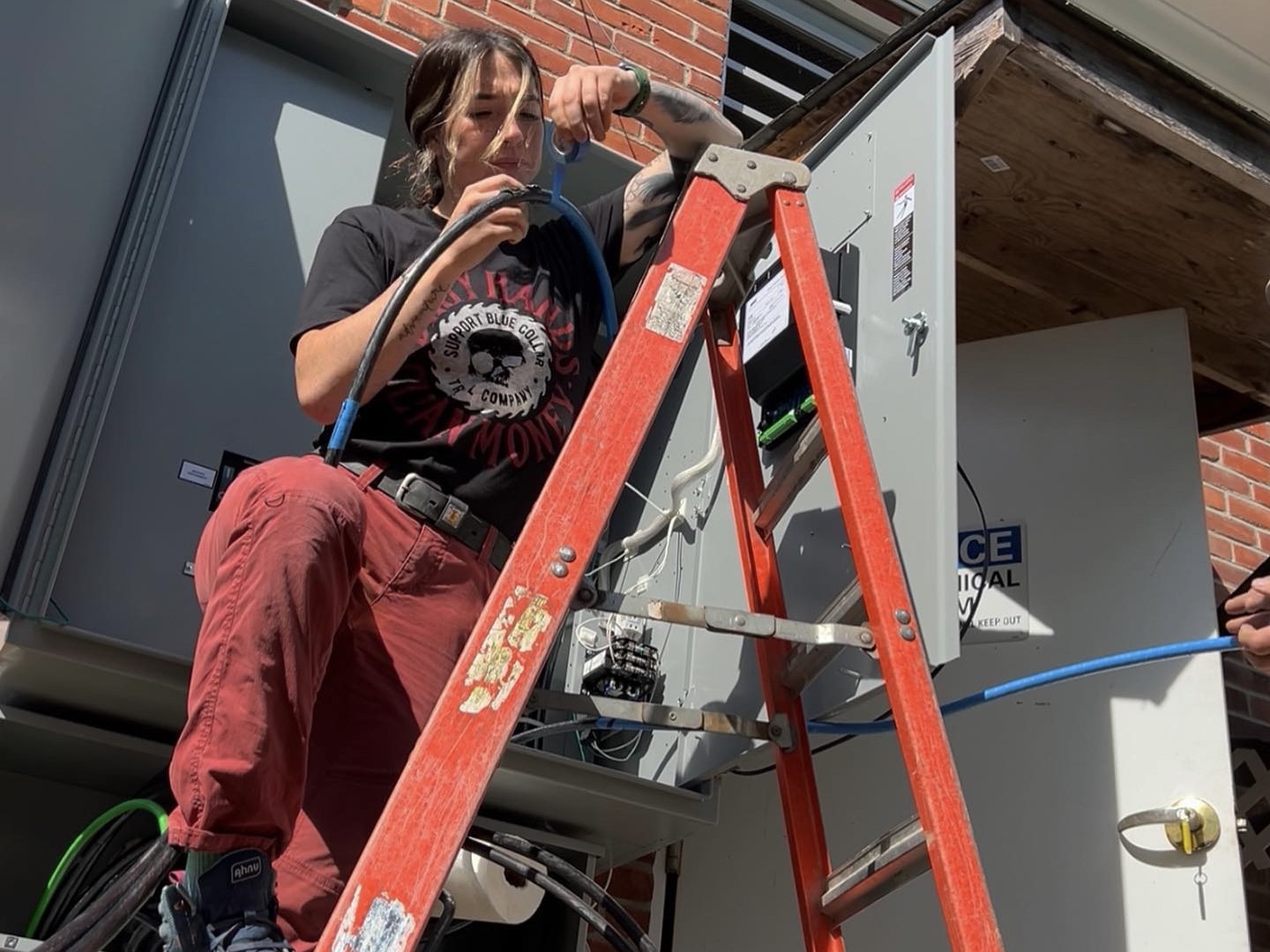 giấc mơ bác sĩ,  Lexis Czumak-Abreu,  bác sĩ phẫu thuật,  Gen Z Mỹ,  áo blouse trắng ảnh 1 giac mo bac si,  Lexis Czumak-Abreu,  bac si phau thuat,  Gen Z My,  ao blouse trang anh 1