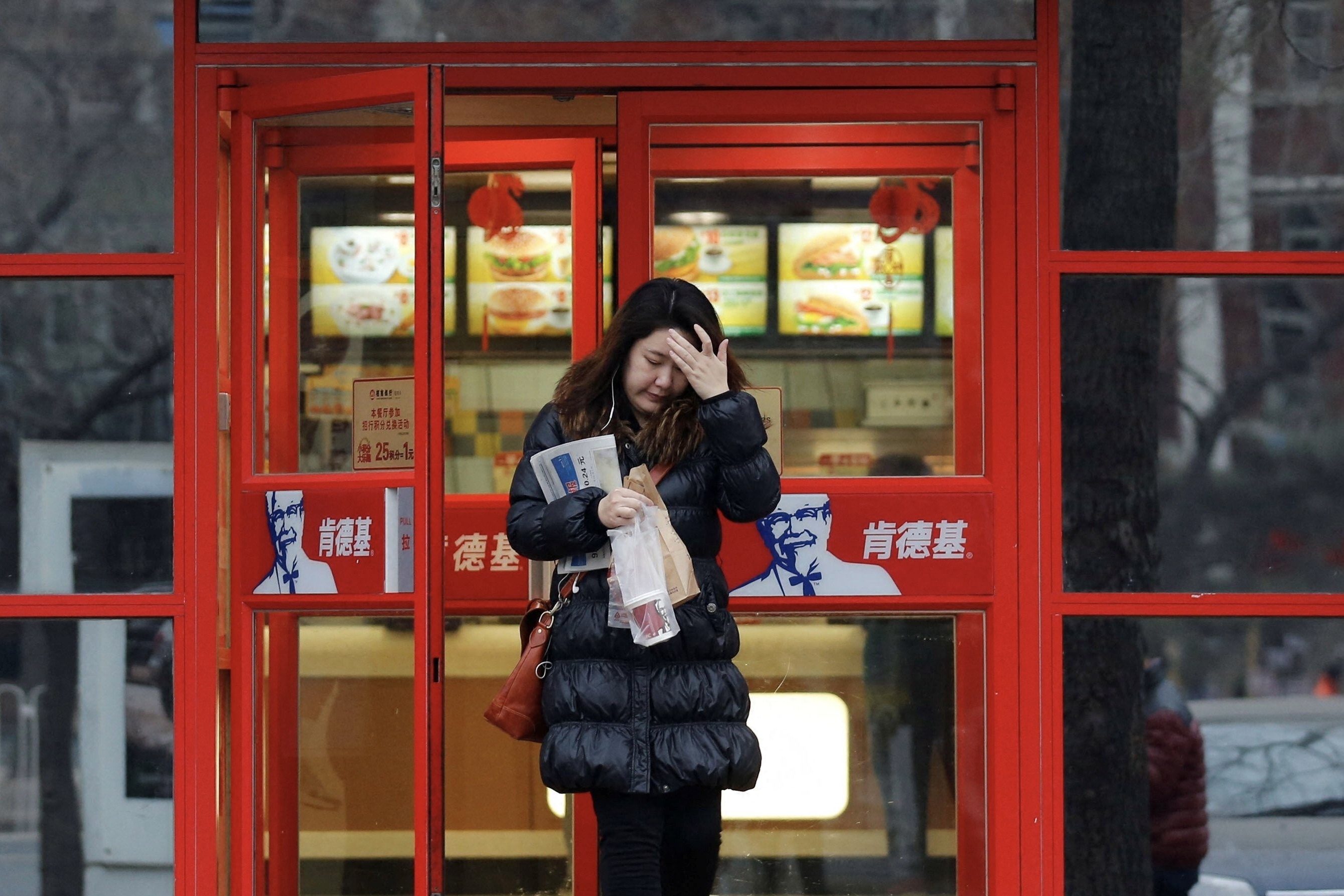 Gioi tre Trung Quoc san 'bua an nguoi ngheo' hinh anh